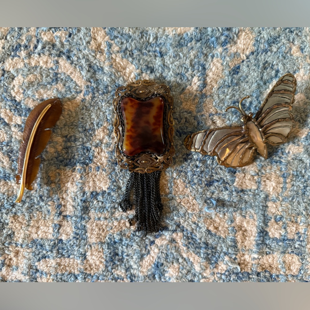 Tortoiseshell and Silver Women's Brooch